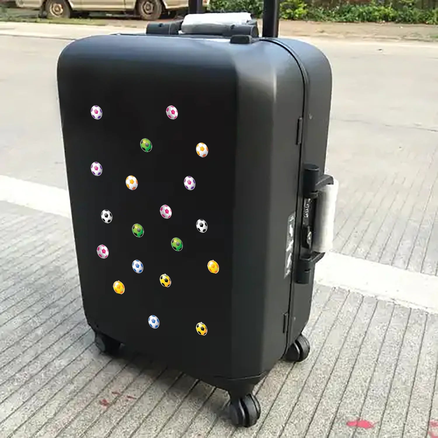 Stickers Football Colorés 500pcs/Rouleau 2.5cm - 16 Designs DIY Emballage